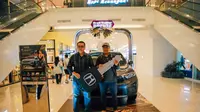 Banyak cara menggaet kostumer sehingga menjadi loyal berbelanja di pusat perbelanjaan. Misalnya saja yang dilakukan Tangcity Mall, salah satu mol di bilangan Kota Tangerang ini, sampai memberikan hadiah mobil gratis bagi pengunjung setianya.