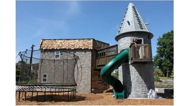 Taman Bermain ala Hogwarts milik Dave Dunlop (sumber: metrouk)