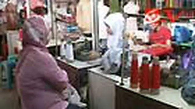 Penjahit Pasar Mayestik Banjir Pesanan