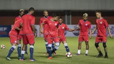 Para pemain Puerto Rico berlatih di Stadion Maguwoharjo, Sleman, Senin (12/6/2017). Latihan ini persiapan terakhir jelang menghadapi Timnas Indonesia. (Bola.com/Vitalis Yogi Trisna)