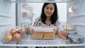 7 Cara Menyimpan Stok Makanan di Dapur agar Mudah Terlihat dan Tidak Menumpuk