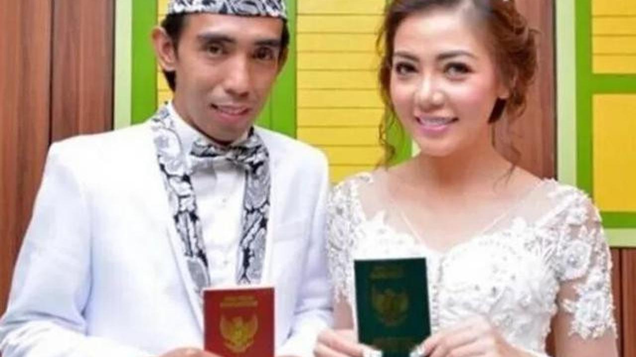 12 Artis yang Menikah di KUA, Terbaru Reza SMASH