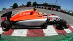 Pebalap Spanyol Roberto Merhi dari F1 Team Manor Marussia saat kualifikasi untuk Formula 1 Grand Prix 2015, Kanada 6 Juni 2015. Pebalap Indonesia, Rio Haryanto, akan tampil bersama Manor Racing dalam balapan Formula 1 tahun ini. (AFP PHOTO / DON Emmert)