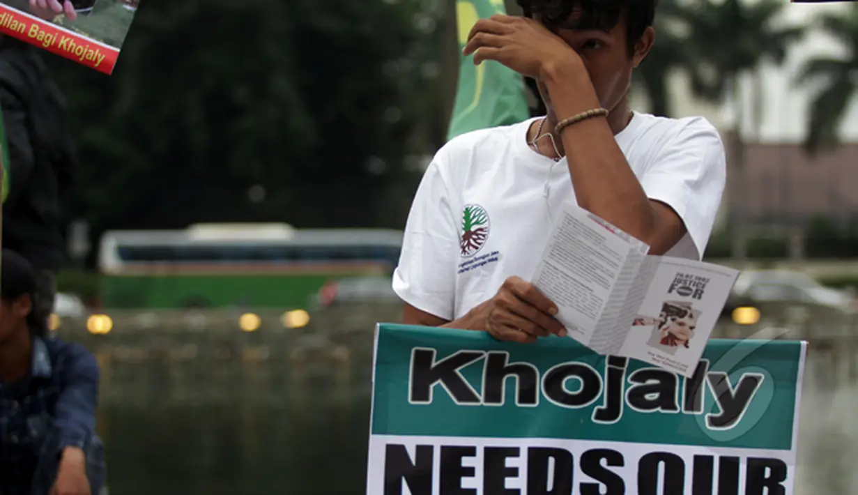 Aksi massa menuntut pemerintah Indonesia  untuk melakukan pemutusan hubungan diplomatik dengan negara Armenia karena telah mencaplok wilayah Azerbaijan, Jakarta, Senin (23/2/2015). (Liputan6.com/Faizal Fanani)