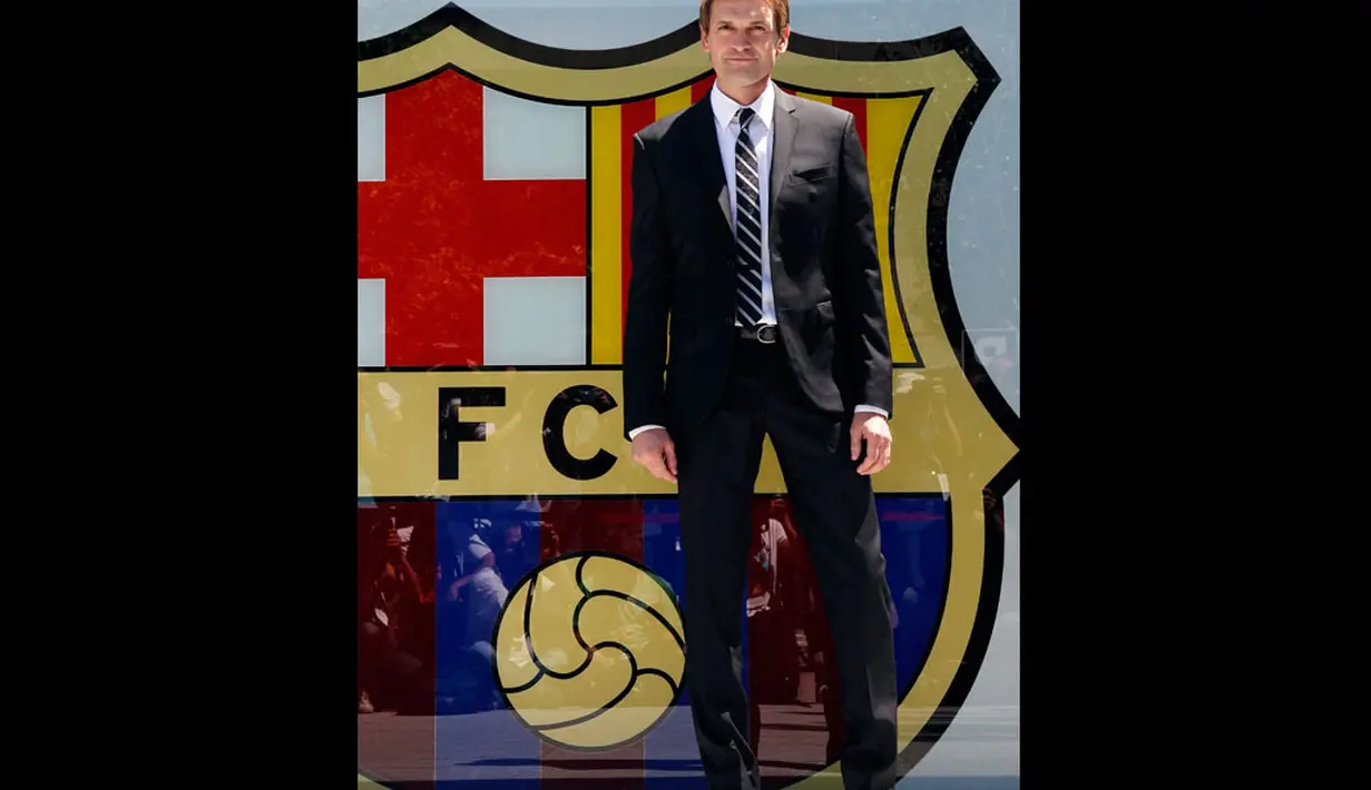 Foto kenangan saat Tito Vilanova memulai kariernya sebagai pelatih Barcelona pada 15 Juni 2012 lalu. Kini, mantan pelatih Barcelona Tito Vilanova meninggal dunia pada usia 45 tahun, (25/4/2014). (REUTERS/Albert Gea)