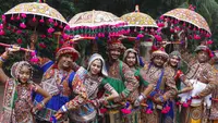 Turis India Viral Usai Menari Garba di Dekat Pesawat di Bandara Vietnam