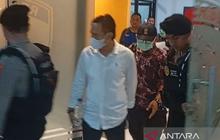 KPK Bawa 13 Orang Terkait OTT Bupati Cilacap ke Jakarta untuk Pemeriksaan Lanjut