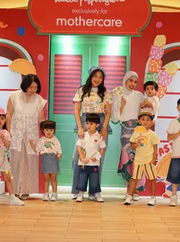Koleksi terbaru Mothercare mengangkat jajanan pasar sebagai inspirasi utama. Melalui ilustrasi khas Dinda Puspitasari, budaya Indonesia hadir dalam desain yang penuh warna dan dekat dengan keseharian anak. (Foto/Dok: Mothercare)
