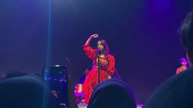 Raisa Anggiani Tampil Memesona di KapanLagi Pensi Bareng Fanta 2025. (Siti Naila Adzkhia/ Liputan6.com)