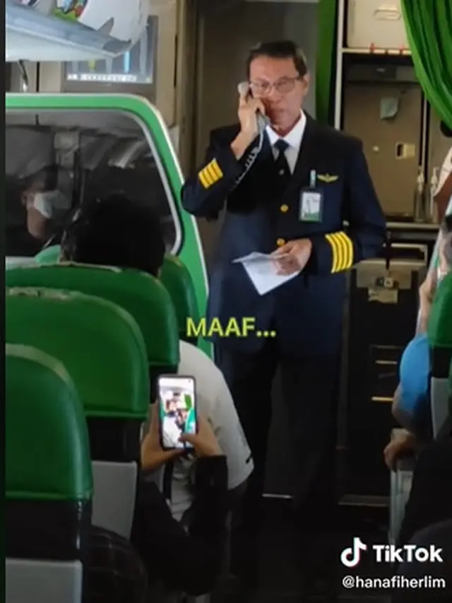 Viral Perpisahan Pilot Hanafi Herlim Usai 42 Tahun Mengabdi, Diiringi Tangis Haru