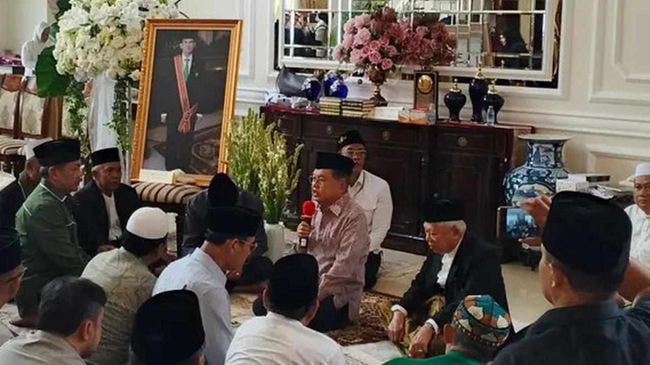 Kenangan Terakhir Dua Mantan Wapres Saat Mengantar Suryadharma Ali ke Tempat Peristirahatan Terakhir