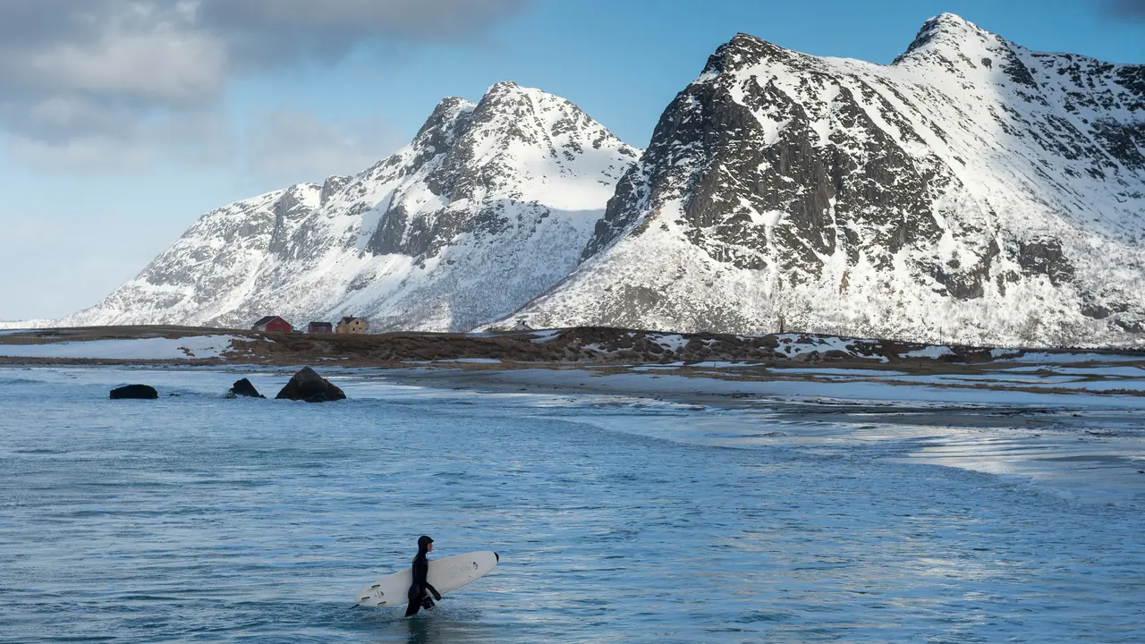 20160319-Peselancar-Kepulauan-Lofoten-AFP