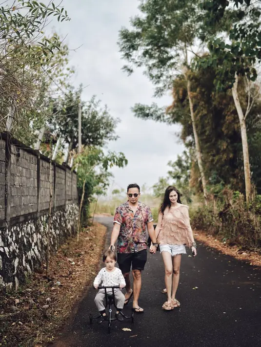 Ringgo Agus Rahman dan Sabai Morscheck