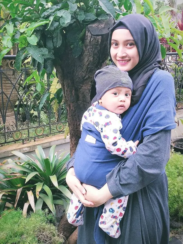 6 Potret Terbaru Meyda Sefira, Pemeran Husna Dalam Film Ketika Cinta Bertasbih
