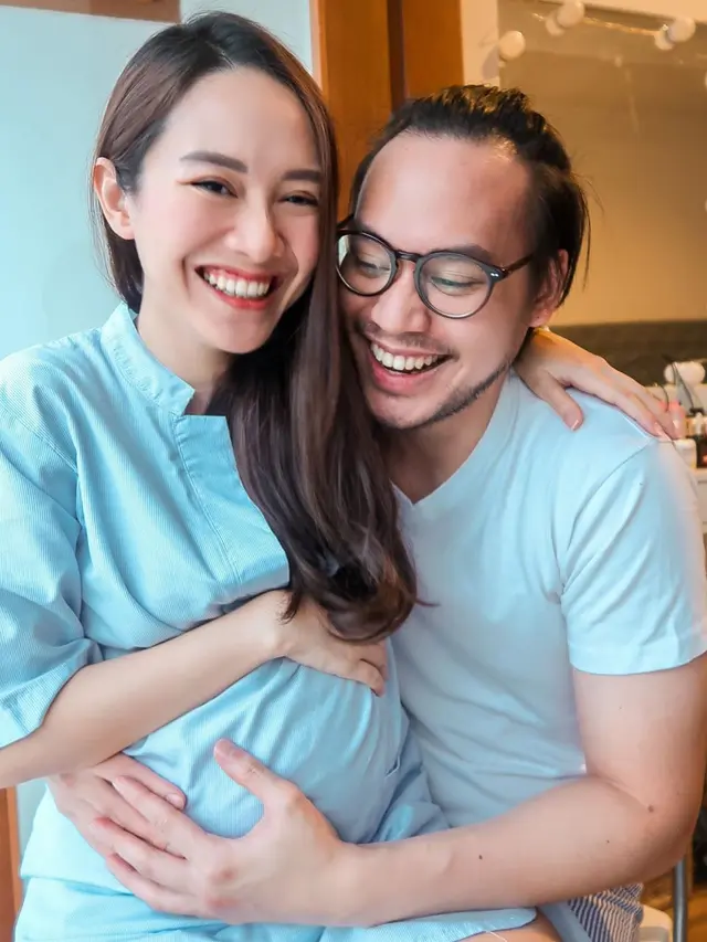 Hamil Anak Kedua, Ini 6 Potret Manis Merdianti Menantu Dewi Yull dan Rama Sahetapy