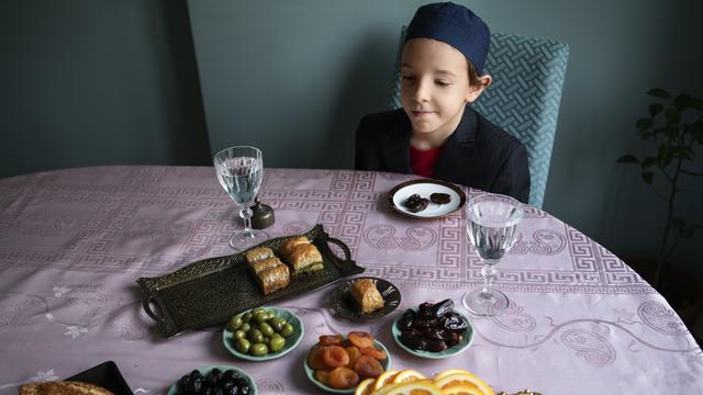 Anak Mulai Puasa, Jangan Sampai Gizi dan Cairannya Kurang