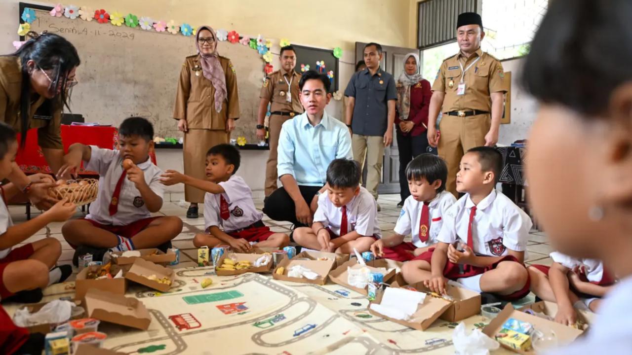 Makan Bergizi Gratis Bawa Kebahagiaan Para Pelajar di Tanah Air