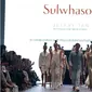 Jeffry Tan bersama Sulwhasoo menghadirkan koleksi yang bertajuk "White Stories" pada Plaza Indonesia Fashion Week 2017.