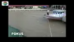 Material abu vulkanik Gunung Anak Krakatau telah tiba di wilayah Kepulauan Seribu, Jakarta Utara. Saking banyaknya, bentuk abu vulkanik tersebut menyerupai lumpur yang menutupi air.