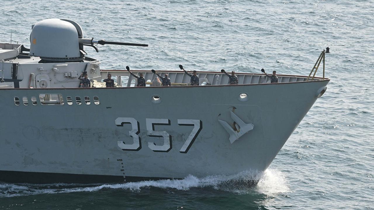 Kapal Perang TNI AL KRI Bung Tomo Ikuti Aman Exercise di Pakistan