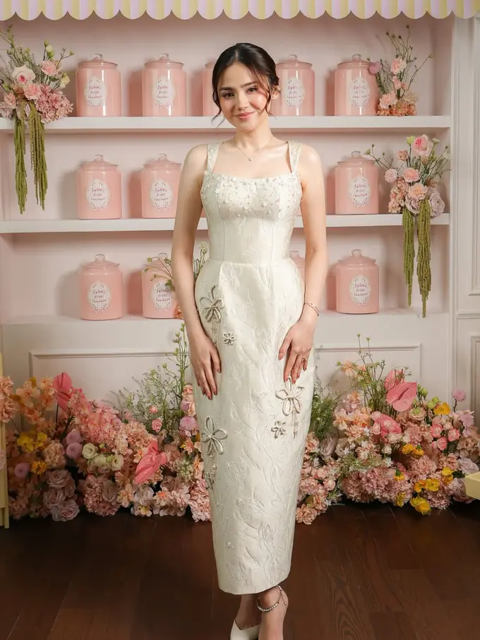 Pesona Bride-To-Be Syifa Hadju Dibalut Gaun Putih saat Gelar Bridal Proposal, Dapat Kejutan Manis dari El Rumi