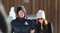 Chris Martin dan Dakota Johnson. [Foto: TPG Images]