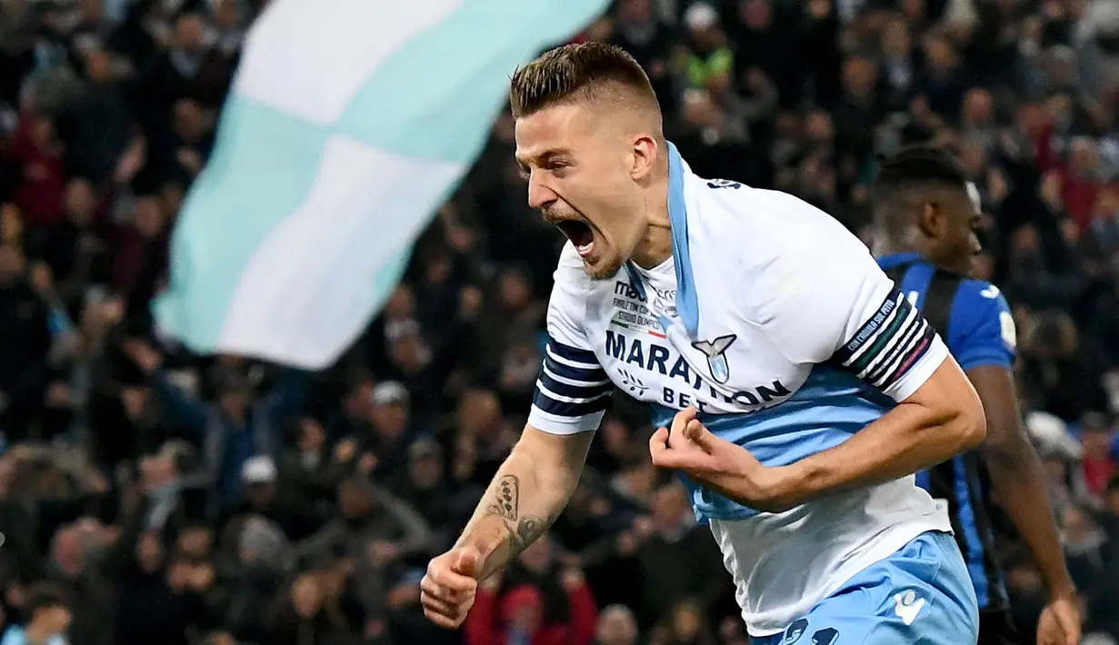 Sergej Milinkovic-Savic sudah meraih trofi major bersama Lazio. Semenjak merumput di tahun 2015 atau sudah tujuh musim, Sergej sudah mempersembahkan satu gelar Coppa Italia dan dua gelar Piala Super Italia. (AFP/Vincenzo Pinto)
