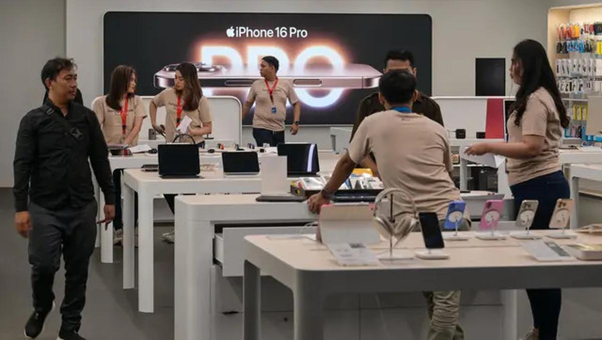 Antusiasme Pencinta Apple Sambut Peluncuran Sekaligus Penjualan iPhone 16 Series di Indonesia