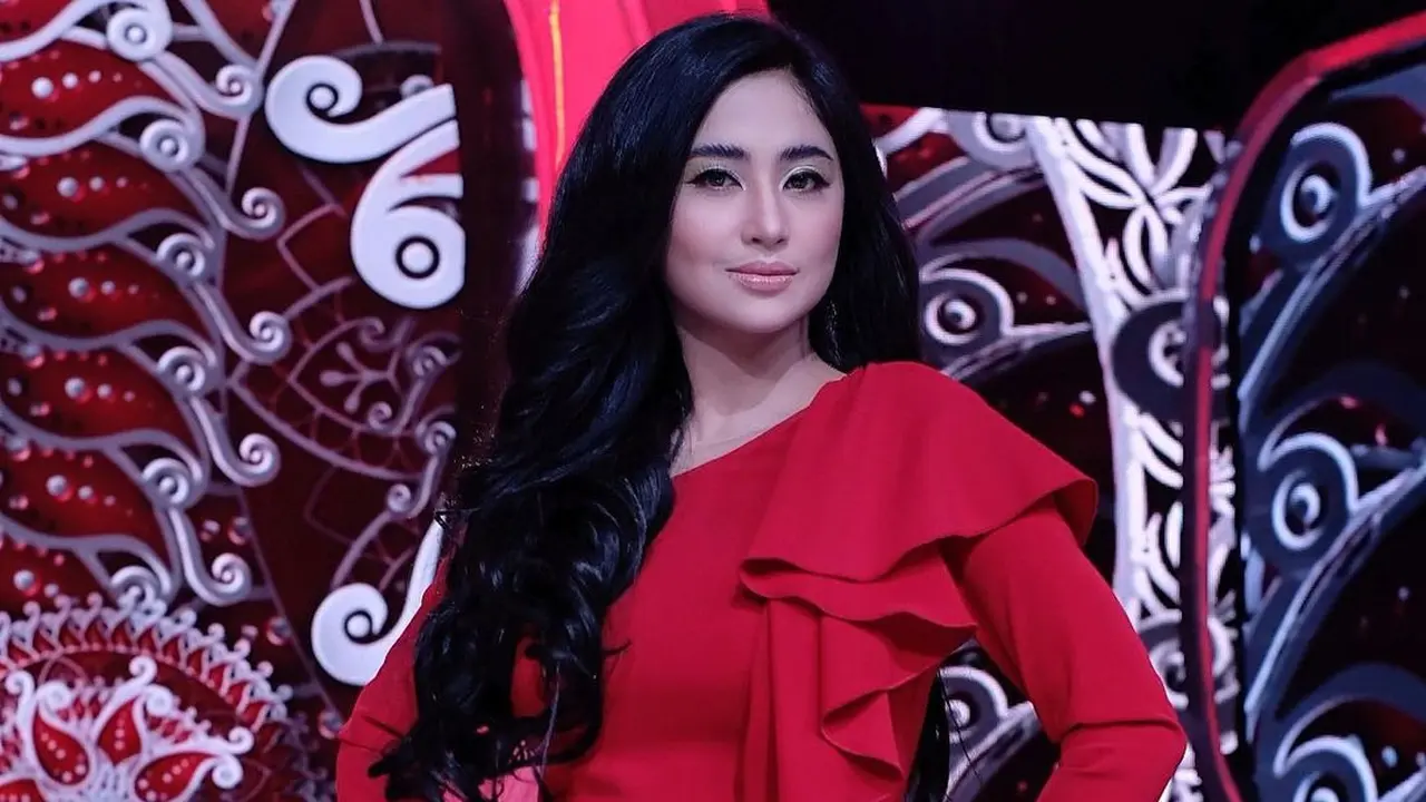 Dewi Perssik. (Foto: Instagram @dewiperssikreal)