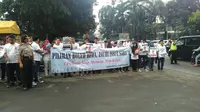 Spanduk Simpatisan Agus-Sylvi Singgung Kubu Djan Faridz