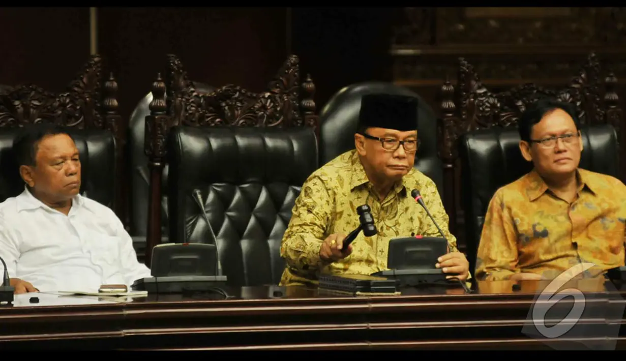 Sidarto Danusubroto saat menghadiri acara Sarasehan bertajuk "Pancasila Landasan Filosofis, Ideologis, dan Yuridis Konstitusi Republik Indonesia" di MPR RI, Jakarta, Senin (18/8/2014) (Liputan6.com/Johan Tallo)
