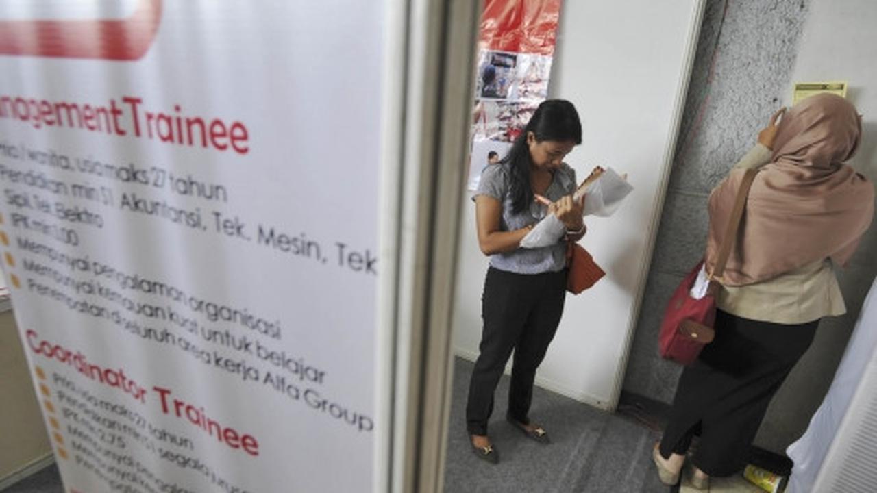 Pengangguran di Indonesia mencapai lebih 7,4 juta orang