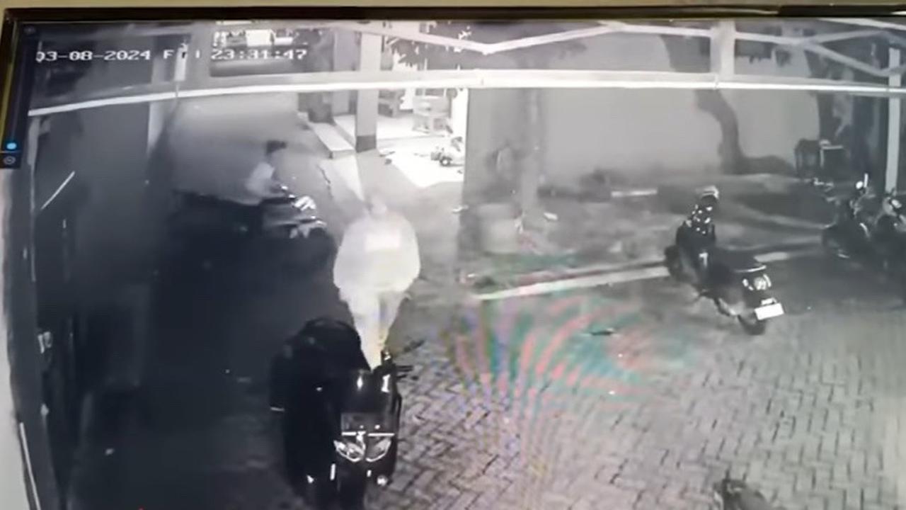 Belum Genap Sehari Pencuri Ini Kembalikan Motor yang Dicuri, Aksinya Malah Bikin Bingung