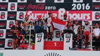 Dua pebalap AHRT, Irfan Ardiansyah dan Rheza Danica, mampu keluar sebagai juara balapan Suzuka 4 Hours Endurance di Jepang, Sabtu (30/7/016). (Bola.com/AHRT)