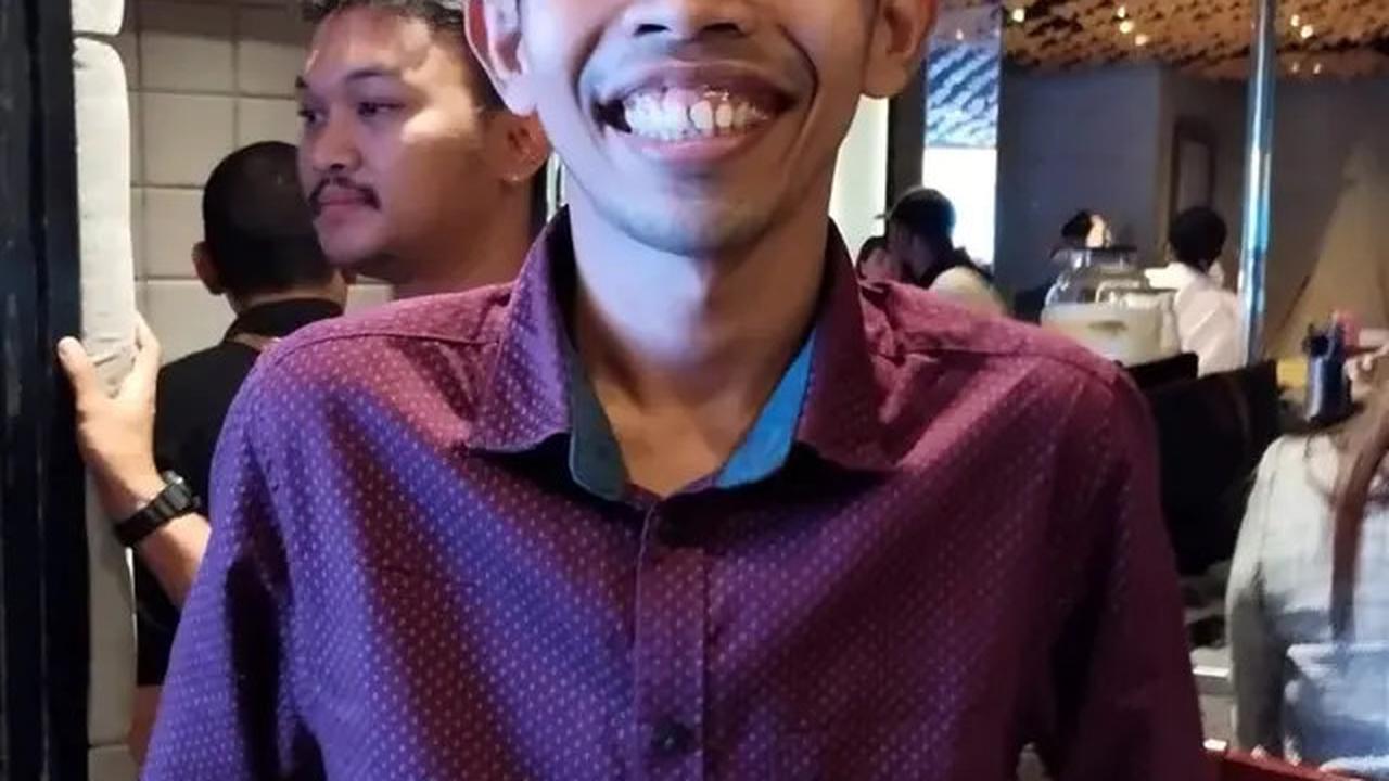Jarang Muncul di TV, Dede Sunandar Kerja di Restoran Setelah Gagal Nyaleg