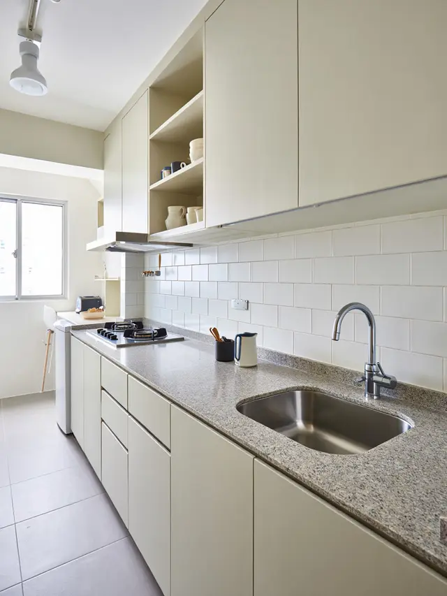 Desain Dapur Murah dengan Countertop Granit Imitasi