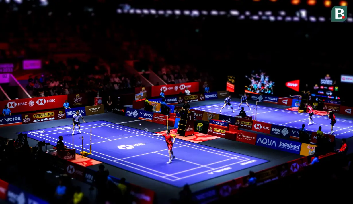 <p>Suasana pertandingan antara tunggal putra China, Shi Yu Qi melawan wakil India, Lakshya Sen saat Indonesia Open 2025 yang berlangsung di Istora Senayan, Jakarta, Selasa (03/06/2025). (Bola.com/Bagaskara Lazuardi)</p>