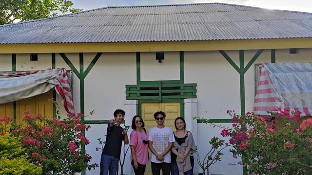 7 Potret Ira Wibowo Bareng Anak Kandung dan Tiri Ini Selalu Kompak