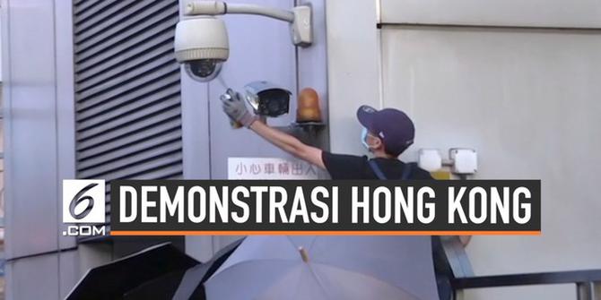 VIDEO: Kantor Perwakilan China di Hong Kong Dilempari Telur