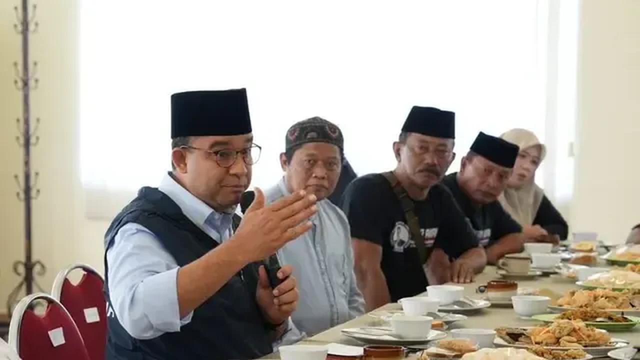 Calon Presiden Prabowo Subianto resmi diusung koalisi besar Partai Gerindra, PKB, Golkar dan PAN.

Resminya Koalisi 'jumbo' mendapat respons dari bakal capres Anies Baswedan.