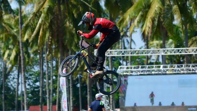 Rio Akbar Juara Banyuwangi BMX Supercross 2026, Indonesia Sapu Gelar Elite Putra dan Putri