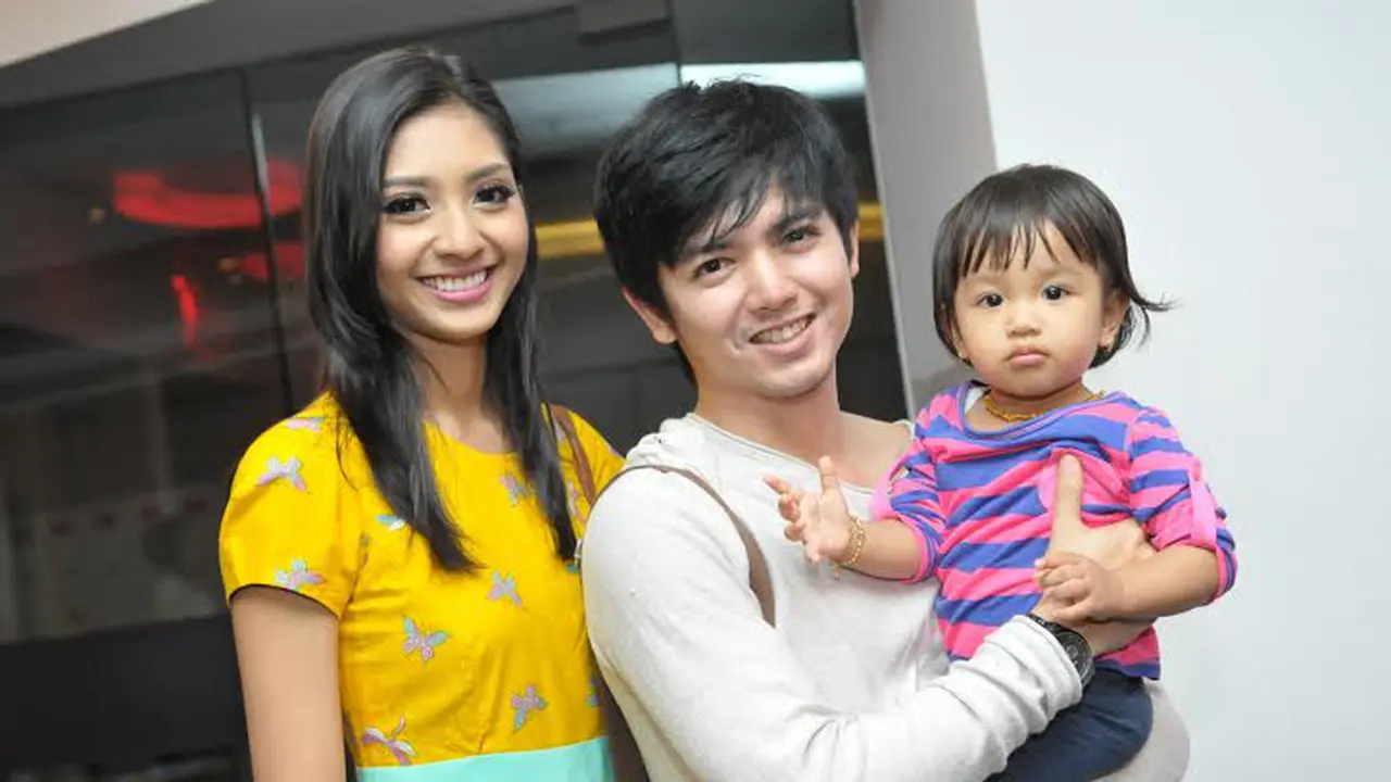 Serunya Nicky Tirta Punya Anak Perempuan