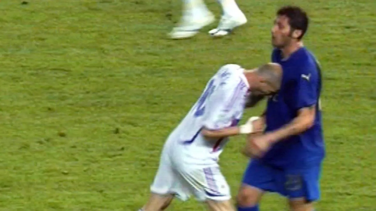 Momen Tandukan Maut Zinedine Zidane ke Marco Materazzi di Piala Dunia 2006