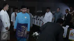 Ketua Majelis Syuro PKS Salim Segaf Al-Jufri setibanya pada acara puncak perayaan Milad ke 19 PKS di Jakarta, Minggu (30/4). Sejumlah tokoh hadir di acara peringatan puncak Milad ke-19 Partai Keadilan Sejahtera tersebut. (Liputan6.com/Herman Zakharia)