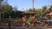 Taman ini milik Desa Pakong, Modung. Di Kabupaten Tidak banyak desa punya taman.