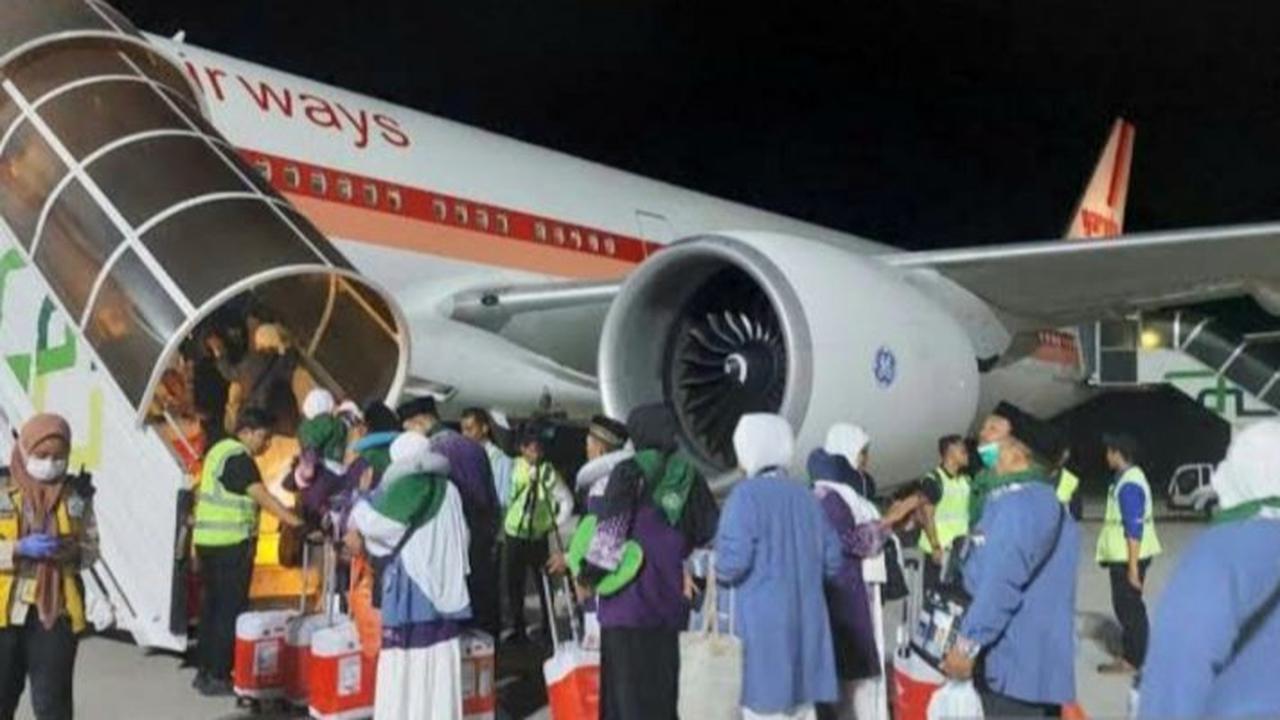 Cara Jitu Atasi Tenggorokan Kering di Pesawat bagi Jamaah Haji yang Berangkat