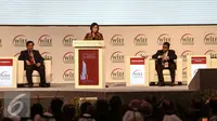 Menteri Keuangan Sri Mulyani memberikan paparan dalam Pembukaan World Islamic Economic Forum ke-12 di Jakarta, Selasa (2/8). World Islamic Economic Forum ke-12  ini akan dihadiri sekitar 2.500 peserta dari 60 negara. Liputan6.com/Faizal Fanani)