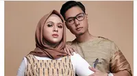 Sebelumnya, Rizky Kinos dan Nycta Gina dikaruniai seorang anak laki-laki yang diberi nama Panutan Adya Semesta pada Mei 2016. Kini, keduanya baru saja dikaruniai anak perempuan juga melalui operasi caesar. (Instagram/missnyctagina)