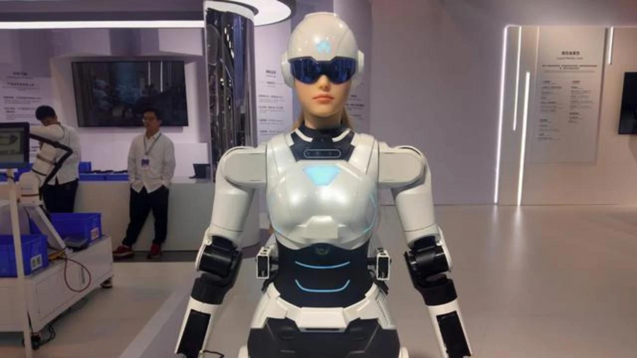 Canggih! Robot Humanoid Kini Beroperasi di Mal China