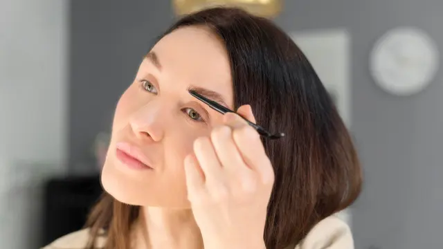 Alis Natural yang Tidak Berlebihan